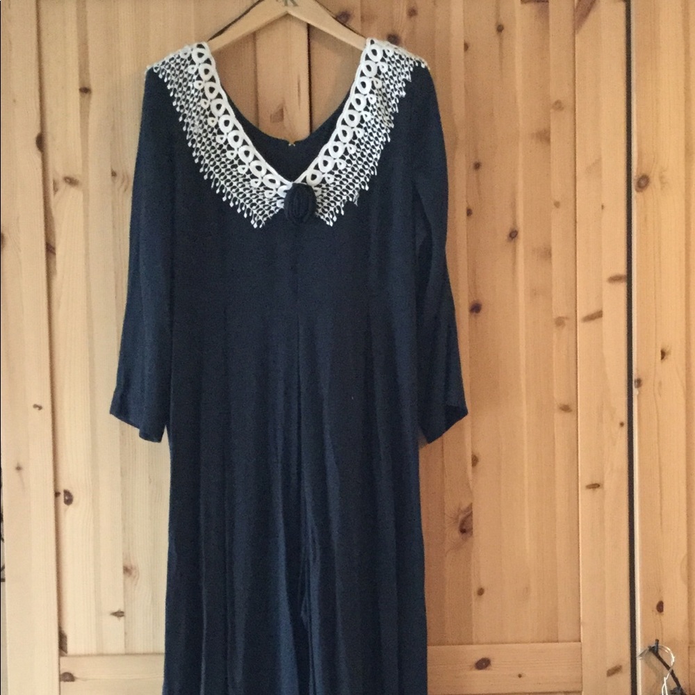 ⚜️  Vtg WIDE LEG JUMPSUIT Navy w/Lace Collar & Shoulder Pads JEFFREY DARA - Picture 2 of 14